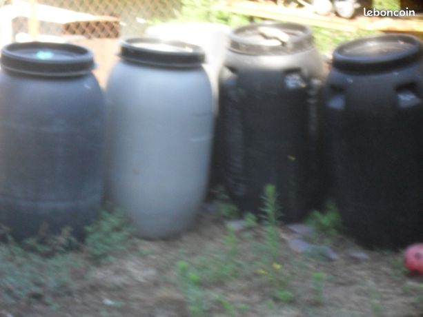 Bidon pv c de 220 litres avec couvercle