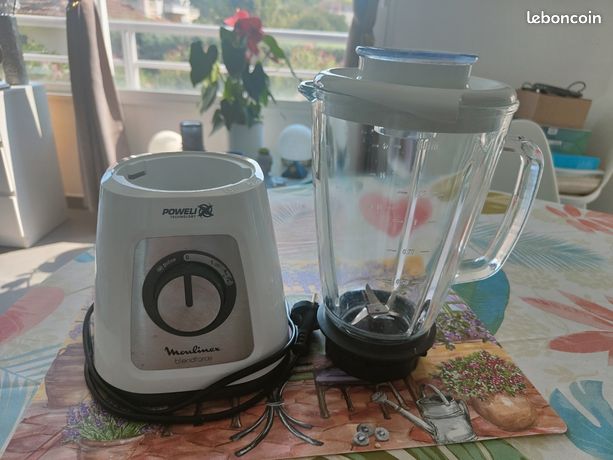 Blenderforce MoulinexPour toutes vos préparations à base de fruits légumes. Jus purée soupes