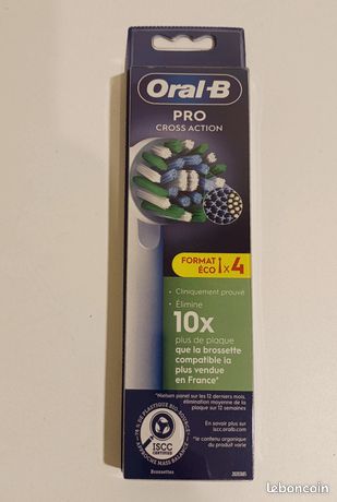 Blister de quatre Brossettes Neuves CROSS ACTION, ORAL B, Sous emballage