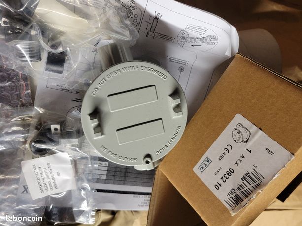 Boîte de jonction legrand atx 0932 10 atex 2 prises étoupes