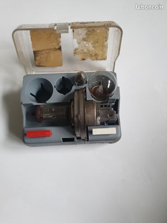 Boîte de lampe pour voiture