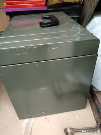 Boîte en fer rangement documents