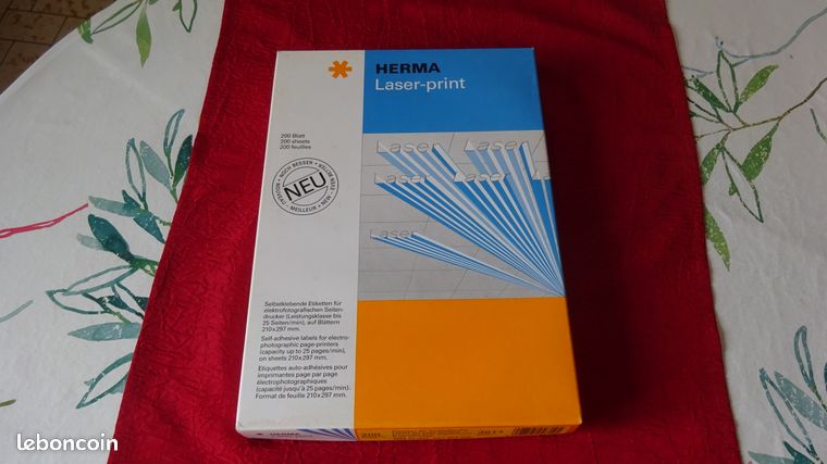 Boîte étiquettes autocollantes de 200 planches (24 étiquettes par planches)