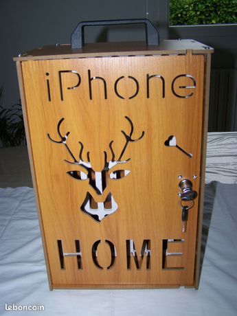 Boite i phone pour stocker 36 portables en bois avec serrure NEUF