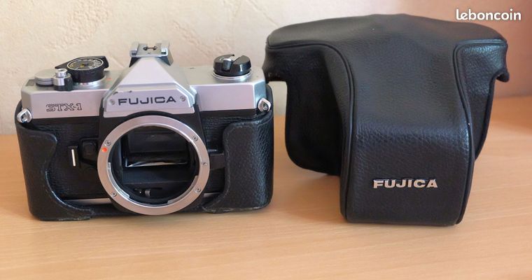 Boitier Fujica STX-1