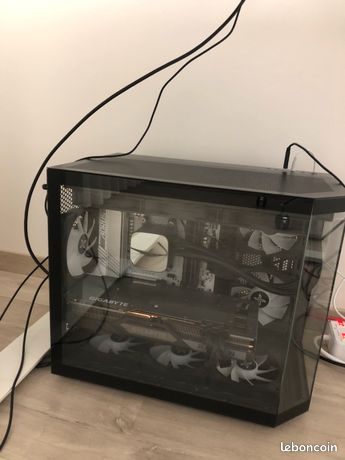 Boîtier Xigmatek Cubi Verre trempé 6 ventilateurs + contrôleur Bon état Garantie 1 an