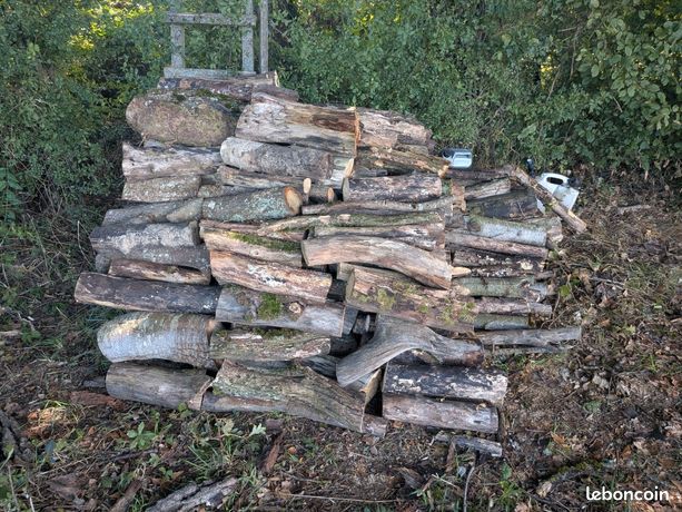 Bonjour je trois stères de bois de chauffage pour le prix de 165 à venir chercher sur place. Pour plus de renseignements contactez-moi