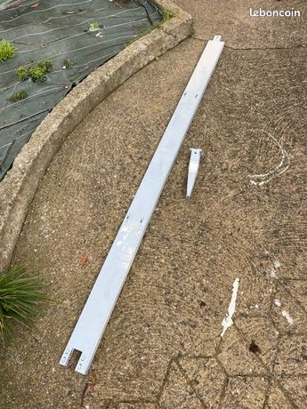 Bordure métal massif