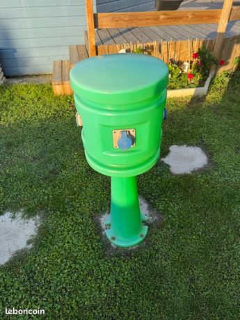 Borne électrique camping