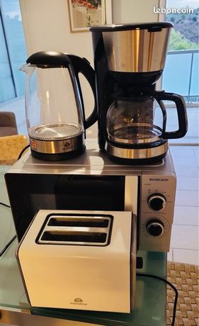 Bouilloire / micro-ondes / cafetière / grille pain