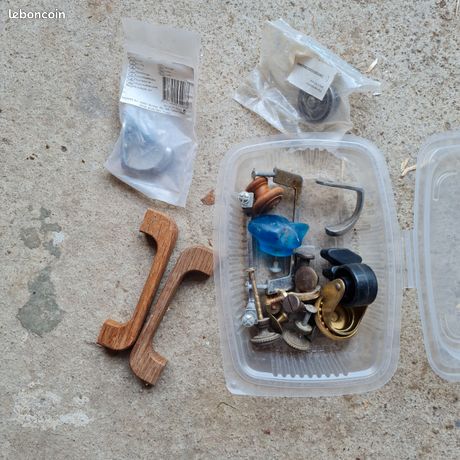 Bouton / poignee de porte / crochet