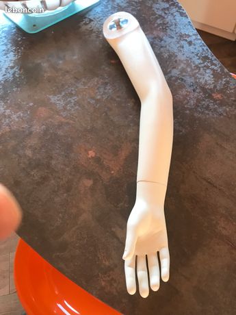 Bras de mannequin fille réf 3810d