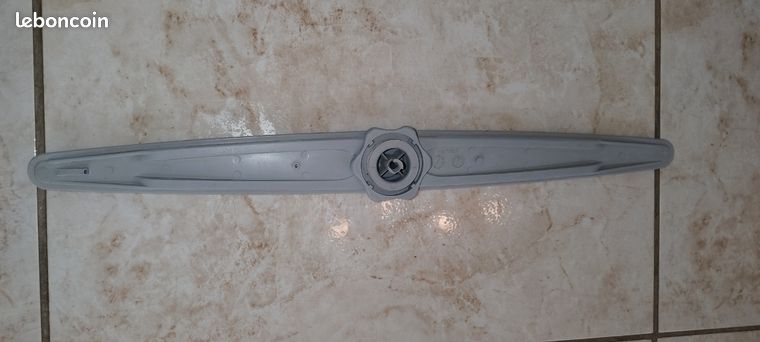 Bras inférieur lave vaisselle laden Whirlpool