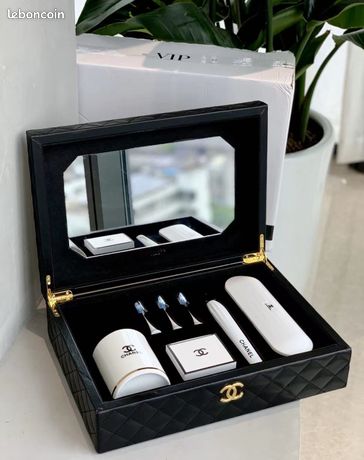 Brosse à dents électrique Chanel blanche