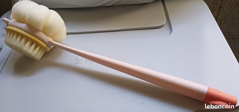 Brosse de bain avec manche