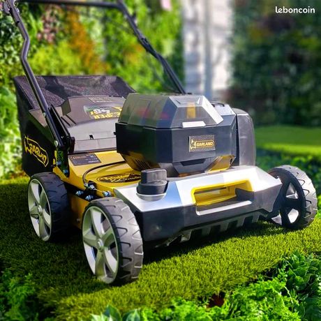 Brosseuse Aspirante pour Gazon Synthétique