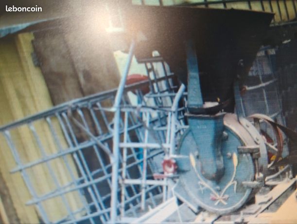 Broyeur a grain en très bon état sans moteur