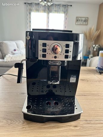 Broyeur Expresso machine à café Delonghi Magnifica S