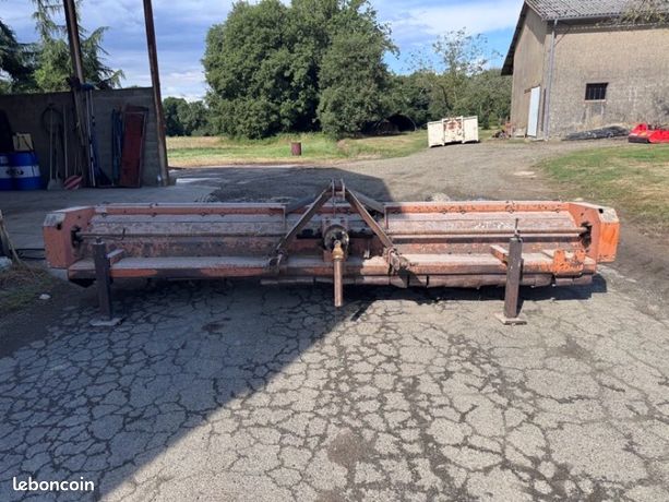 Broyeur pour prairie