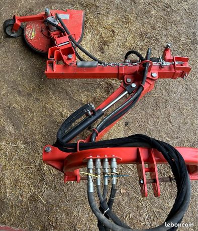 Broyeur sous clôture déport latéral