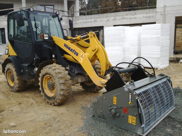 BTP Accessoires pour tout engin : godet malaxeur à béton Emily