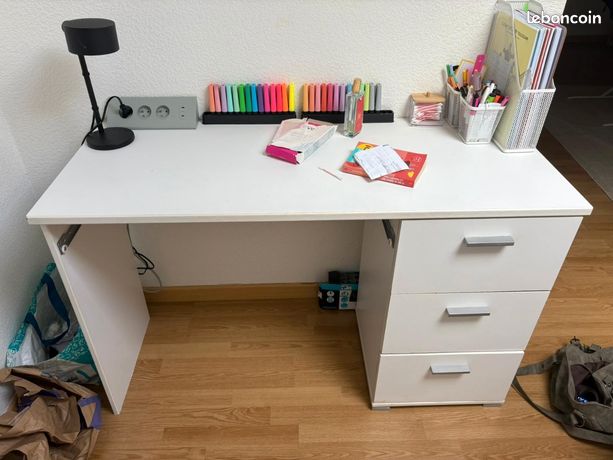 Bureau blanc