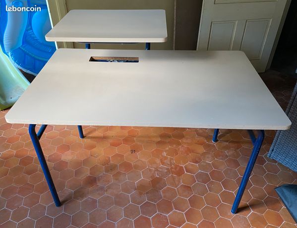 Bureau couleur beige