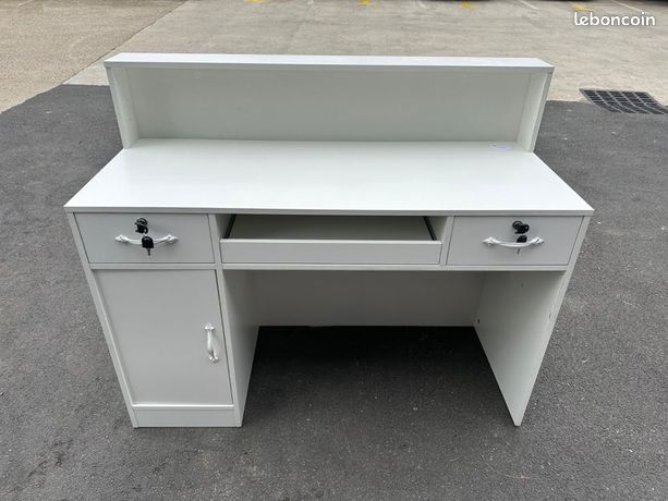 Bureau daccueil/ bureau professionnel 120cm. Excellent état