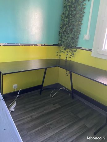 Bureau dangle gaming