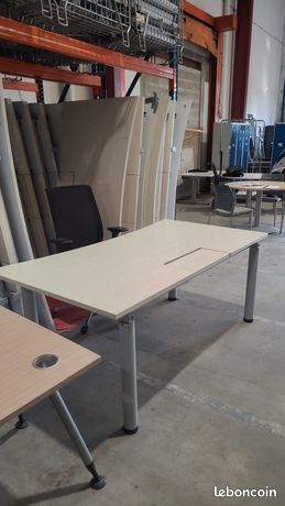 Bureau de travail incurvé