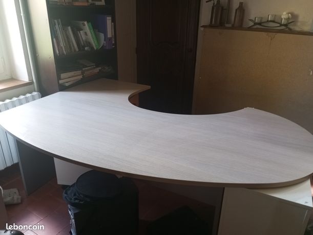 Bureau en demi lune