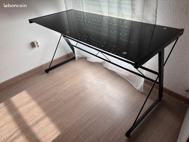 Bureau gaming en verre noir