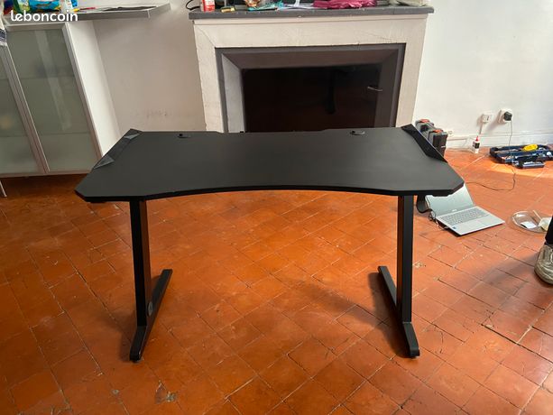 Bureau gaming noir SKILLKORP SKD01 led