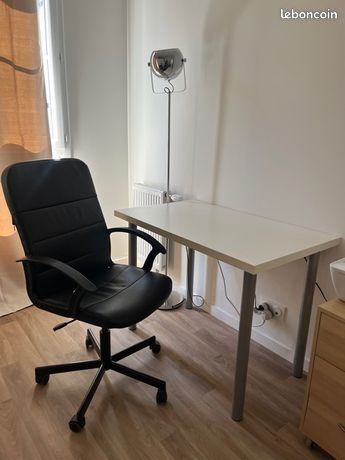 Bureau Ikea blanc pieds métallisés