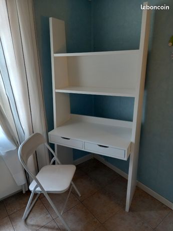 Bureau Ikea et sa chaise