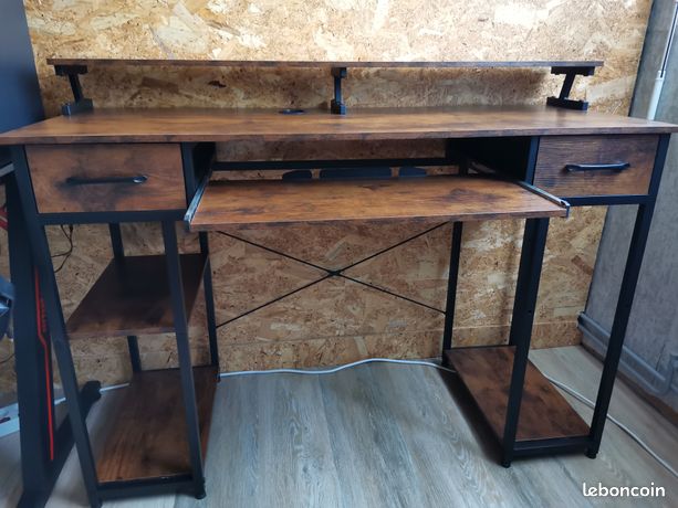 Bureau informatique comme neuf