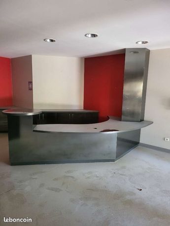 Bureau professionnel / comptoir d’accueil