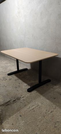 Bureau réglable en hauteur