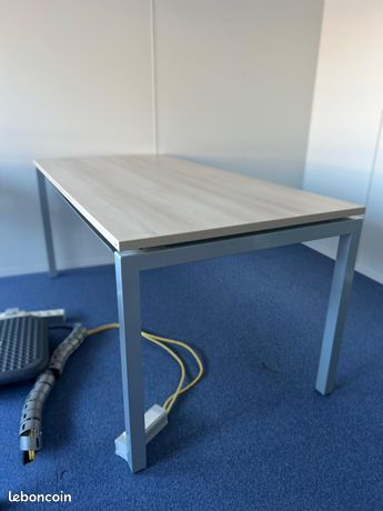 Bureau sobre et robuste