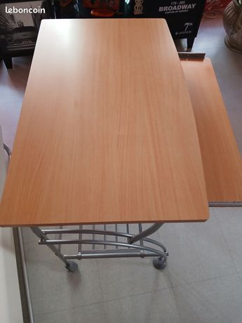 Bureau sur roulettes