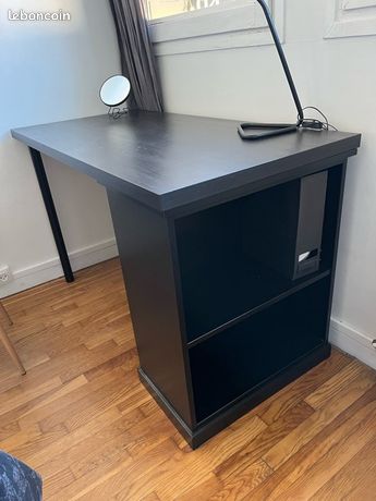 Bureau vendu avec fauteuil