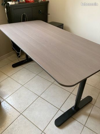 Bureau BEKANT