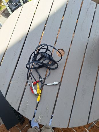 Câble 3 Rca audio-video 2 M Marseille 9 eme le cabot