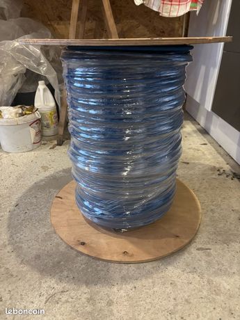 Câble informatique CAT6A (300m)