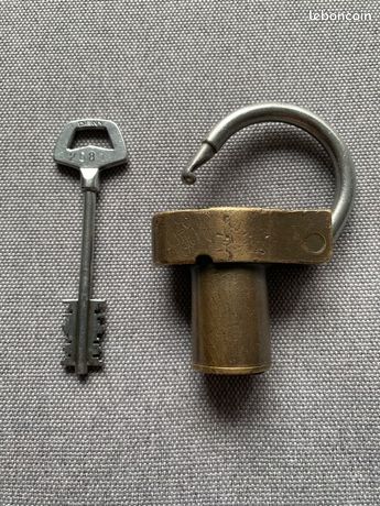 Cadenas Sécurité Deny-Paris 2081