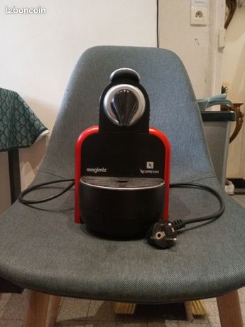 Cafetière Nespresso ( en main propre uniquement)