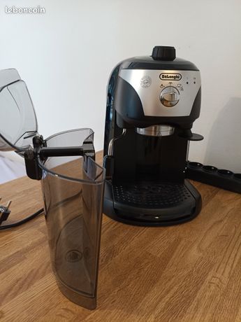 Cafetière Délonghi EC221.B