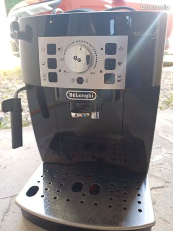 Cafetière DeLonghi magnifica S