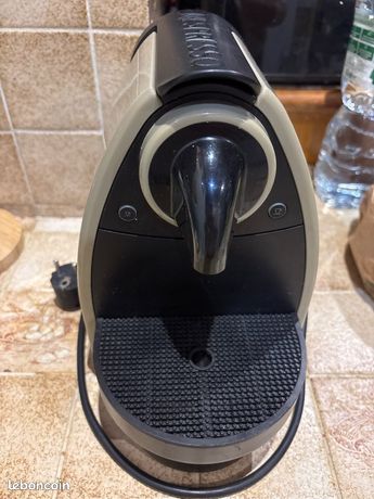 Cafetière Nespresso beige
