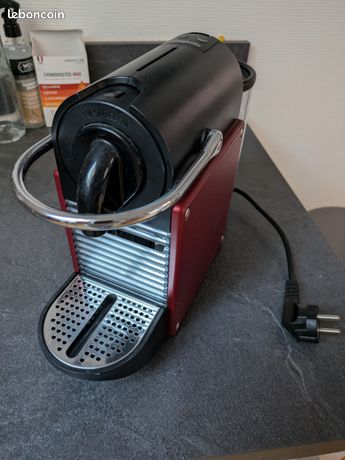 Cafetière Nespresso Magimix Pixie rouge métallisée